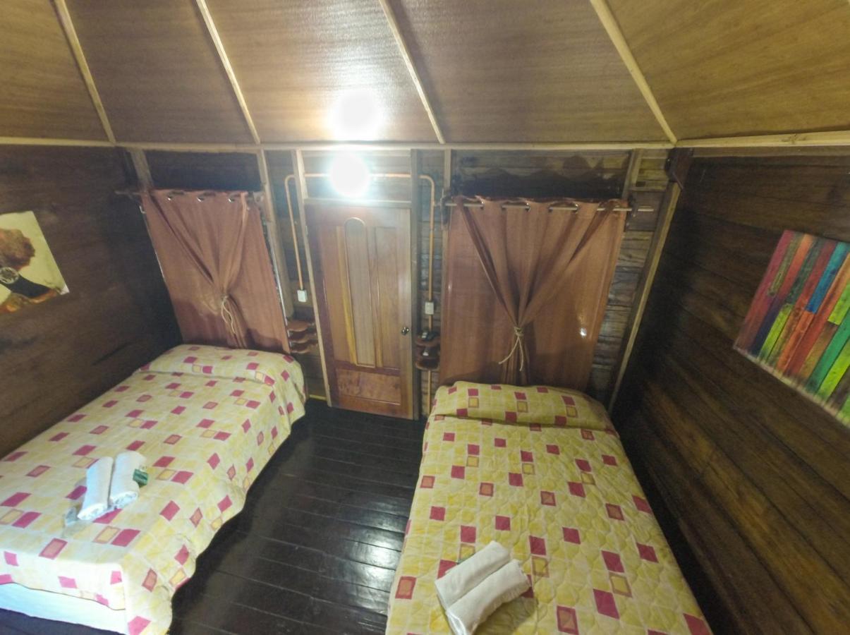 Chalet Castillo El Estor Εξωτερικό φωτογραφία