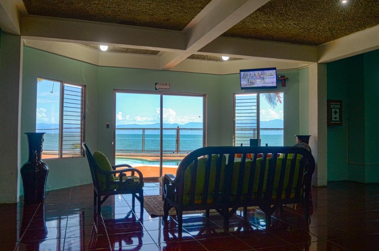 Chalet Castillo El Estor Εξωτερικό φωτογραφία