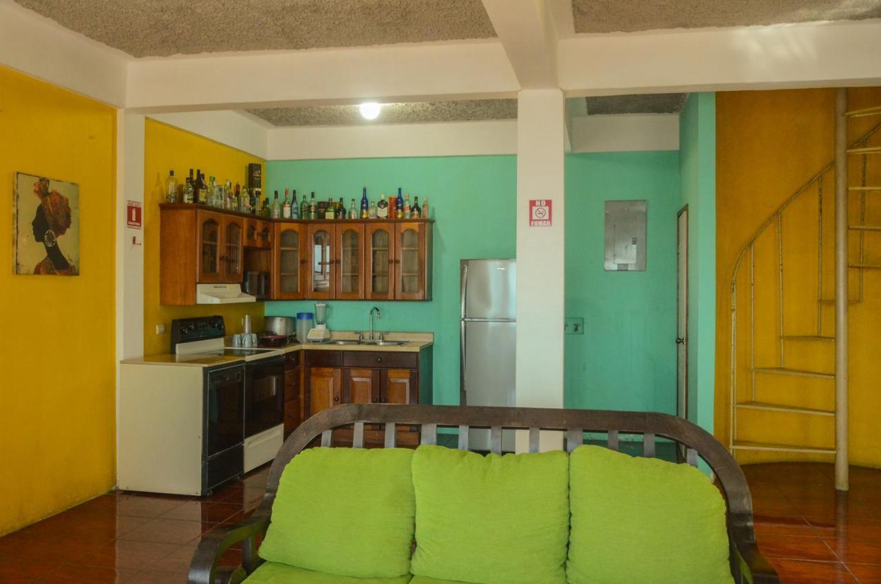 Chalet Castillo El Estor Εξωτερικό φωτογραφία